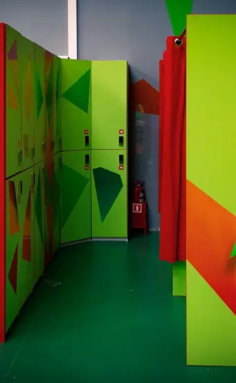 просторная раздевалка